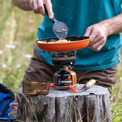 8. Patelnia turystyczna Jetboil Summit Skillet Fry Pan