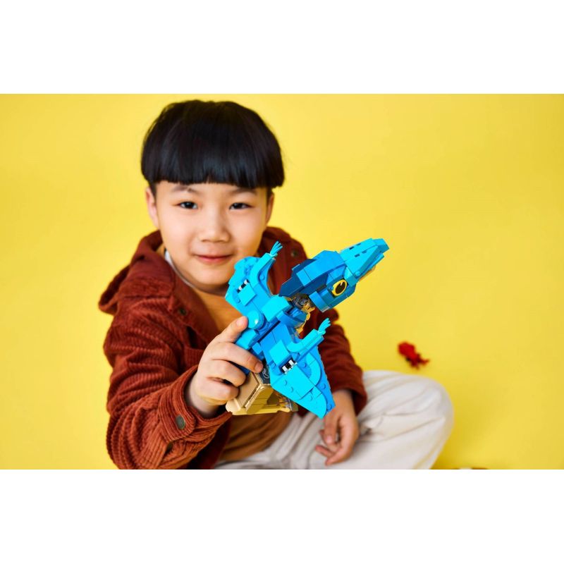 12. LEGO Jurassic World 77977 - Mały dinozaur: Pteranodon
