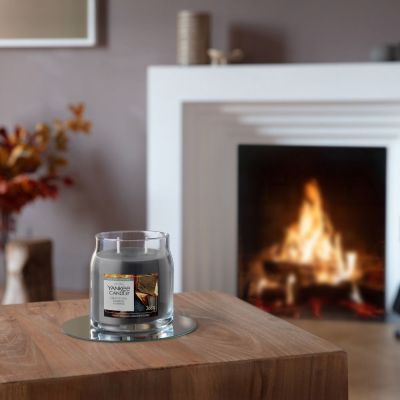 2. Świeca średnia CRACKLING EMBERS YANKEE