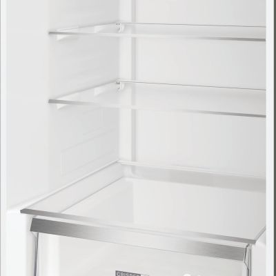 5. Lodówka wolnostojąca WHIRLPOOL WPC83IXP 186cm