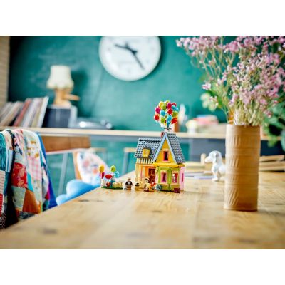 16. LEGO Disney 43217 Dom z bajki „Odlot”