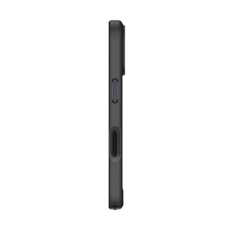 4. Etui Spigen Ultra Hybrid MagSafe na iPhone 17 - czarne