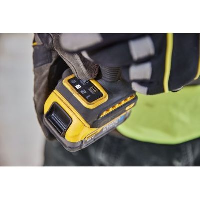 23. Zakrętarka udarowa XR 18V DCF860N DEWALT