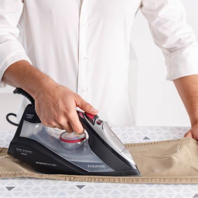 8. Żelazko Taurus Geyser Eco 2800W