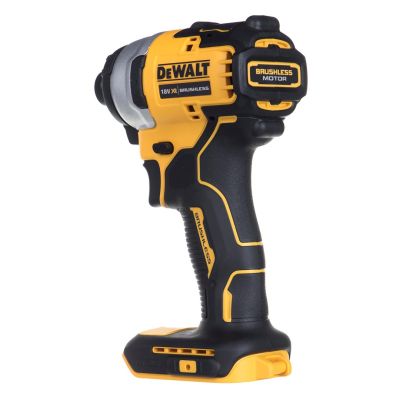 6. Zestaw narzędzi Combo 18V 2x4,0Ah DCK2062M2T DEWALT