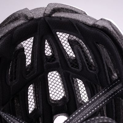 12. Kask PELETON