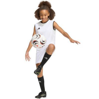 7. Koszulka dla dzieci adidas Entrada 26 Sleeveless Jersey biała KB3935