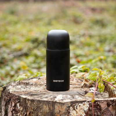 11. Termos Meteor 750 ml wycieczkowy, turystyczny, do domu, pracy 17246 2 kubki
