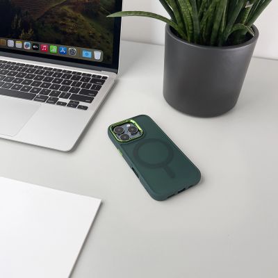 8. Etui Wozinsky Fashion Case z MagSafe na Samsung Galaxy S24 FE - zielone