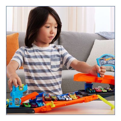 4. Hot Wheels City JHL94 samochodzik