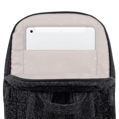 17. Plecak na laptop 15,6", RIVACASE Anvik, 15L, czarny, z materiału wodoodpornego, kieszenie na tablet 10,5", smartfon, dokumenty, akcesoria, butelkę