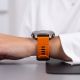 7. Pasek Tech-Protect Iconband Pro na Garmin Fenix 5X / 5X Plus / 6X / 6X Pro / 7X / 8 / 8 Pro / 9 / 9 Pro (47 mm) - pomarańczowo-czarny