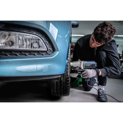 11. Klucz udarowy elektryczny 800 Nm 1/2” do kół walizka W33250 WUBER