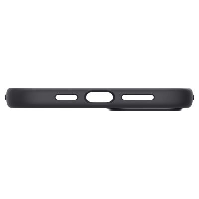 7. Etui Spigen Silicone Fit Mag z MagSafe na iPhone 14 Plus - czarne