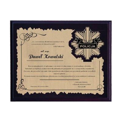 8. Dyplom z tworzywa sztucznego z laminatem grawerowany