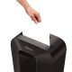 3. Niszczarka Fellowes LX70, 4407501 kolor czarny, 18 litrów, Niszczy jednorazowo do 11 kartek A4 (70g) na ścinki 4×40 mm (P-4/T-4), Blokada Safety Lock