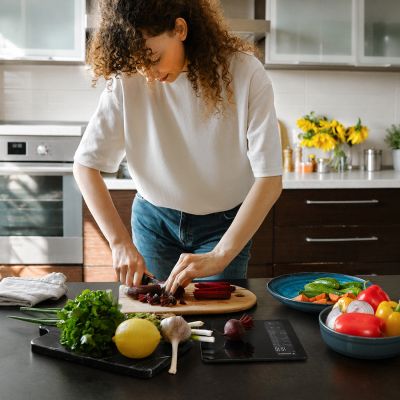 4. Waga kuchenna Wozinsky WIK-16 inteligentna z wyświetlaczem cyfrowym Bluetooth aplikacja - czarna