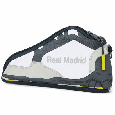 7. Real Madryt piórnik w kształcie buta pencil case 812554584