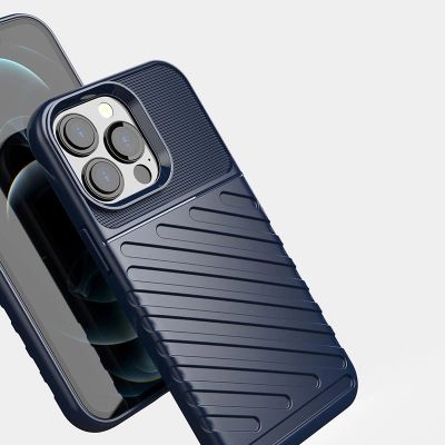 9. Thunder Case elastyczne pancerne etui pokrowiec iPhone 13 Pro zielony