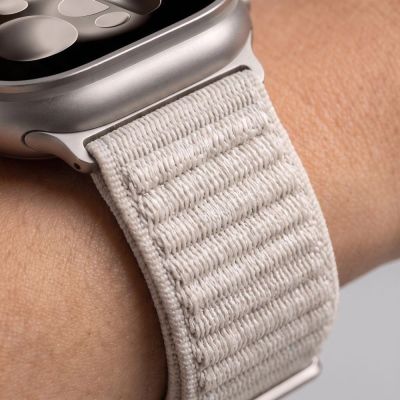 7. Pasek Tech-Protect NylonLoop na Apple Watch 40 / 41 / 42 mm - beżowy