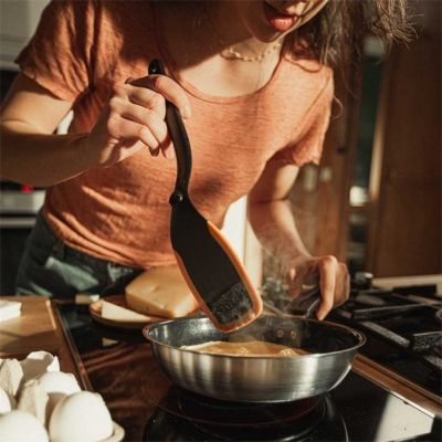 7. Fiskars 1072249 patelnia Patelnia konesera Okrągły