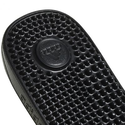 7. Klapki adidas Adissage M F35580