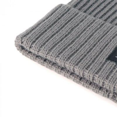 4. Czapka zimowa Puma Ribbed Classic Cuff Beanie 024038-03