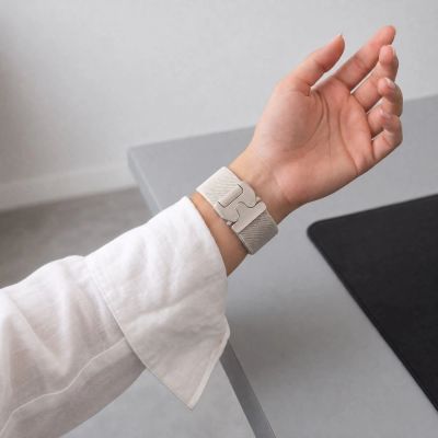 5. Pasek Tech-Protect Nylon Clasp na Samsung Galaxy Watch 40 / 44 / 46 mm - beżowy