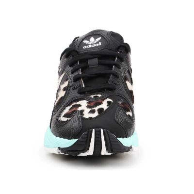 3. Buty adidas Yung-1 M FV6448