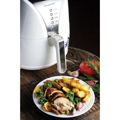 7. Frytownica beztłuszczowa Blaupunkt AFD-601 (4 l; 2,5 kg; 1500W; kolor biały)