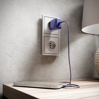 7. Ładowarka sieciowa Puro Pro Lite 30W USB-C  - fioletowa