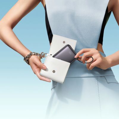 7. Powerbank Joyroom JR-PBF27 10000mAh 22.5W z wbudowanymi kablami USB-C i Lightning - czarny