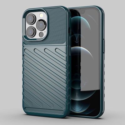 3. Thunder Case elastyczne pancerne etui pokrowiec iPhone 13 Pro zielony