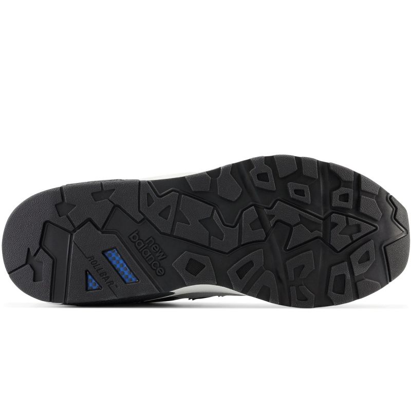 4. Buty New Balance M MT580CB2