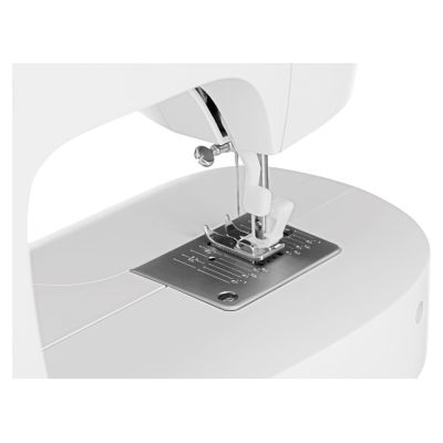 8. Maszyna do szycia Singer M1605