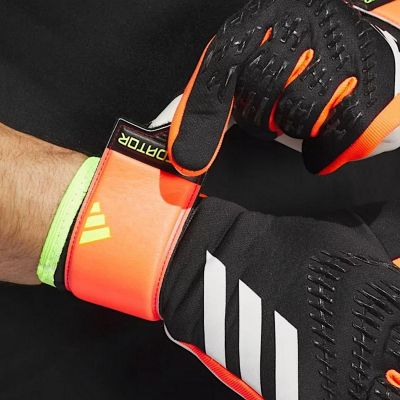 5. RĘKAWICE BRAMKARSKIE ADIDAS PRED GL LGE IN1600  R.5
