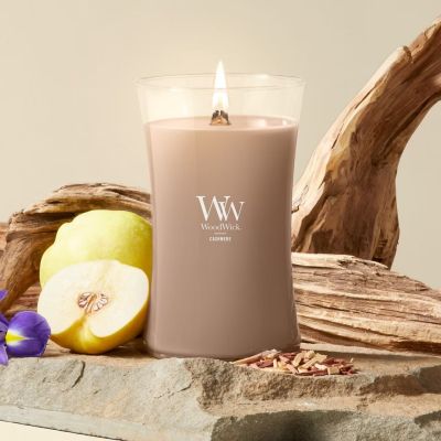 3. Świeca duża CASHMERE WOODWICK
