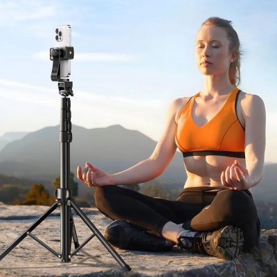 5. Selfie stick Ugreen LP680 ze stojakiem i pilotem Bluetooth 1.8m - czarny