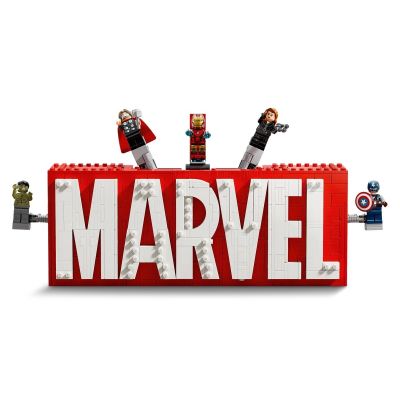 4. LEGO MARVEL SUPER HEROES 76313 Logo MARVEL z minifigurkami