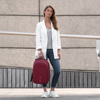 18. XD DESIGN PLECAK ANTYKRADZIEŻOWY BOBBY HERO SMALL CZERWONY P/N: P705.704