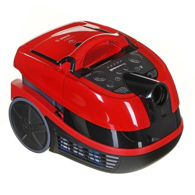 4. Odkurzacz BOSCH BWD 421 PET AquaWash&Clean