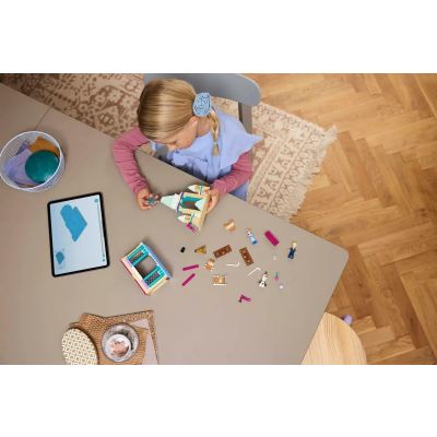 9. LEGO DISNEY PRINCESS 43265 Kraina lodu: Zamek w Arendelle