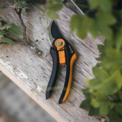 3. Nożyce ogrodowe Fiskars Plus SmartFit P541 Bypass Czarny, Pomarańczowy
