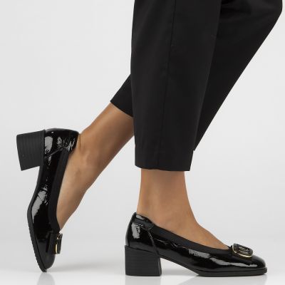 8. Skórzane czółenka lakierowane na klocku czarne Filippo  DP6960