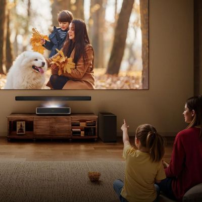 61. PROJEKTOR HISENSE PT1 LASER 4K