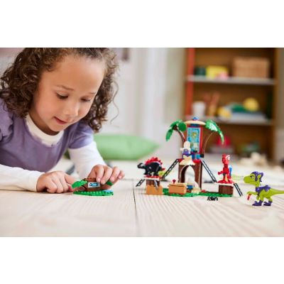 10. LEGO MARVEL SUPER HEROES 11200 Bitwa Spidey’ego i Gobby’ego przy domku na drzewie