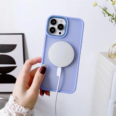 5. Magnetyczne etui z MagSafe Color Matte Case do iPhone 14 Plus - zielone