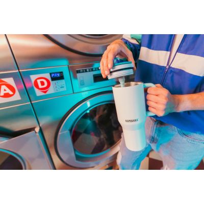 9. Kubek termiczny z teleskopową słomką Kambukka Rio Tumbler 950ml Frosty Coconut