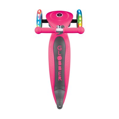 6. Hulajnoga 3-kołowa Globber Foldable Lights Fuchsia Jr 437-110