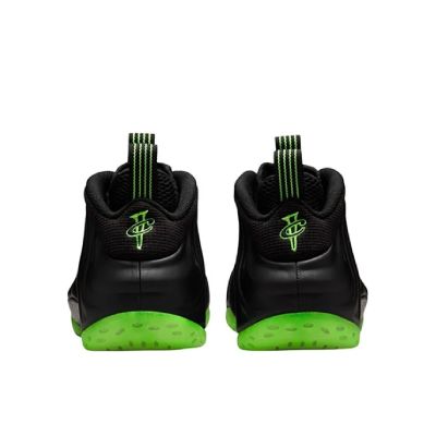 4. Buty sportowe Nike Air Foamposite One Black Volt Czarne - HF2902-001